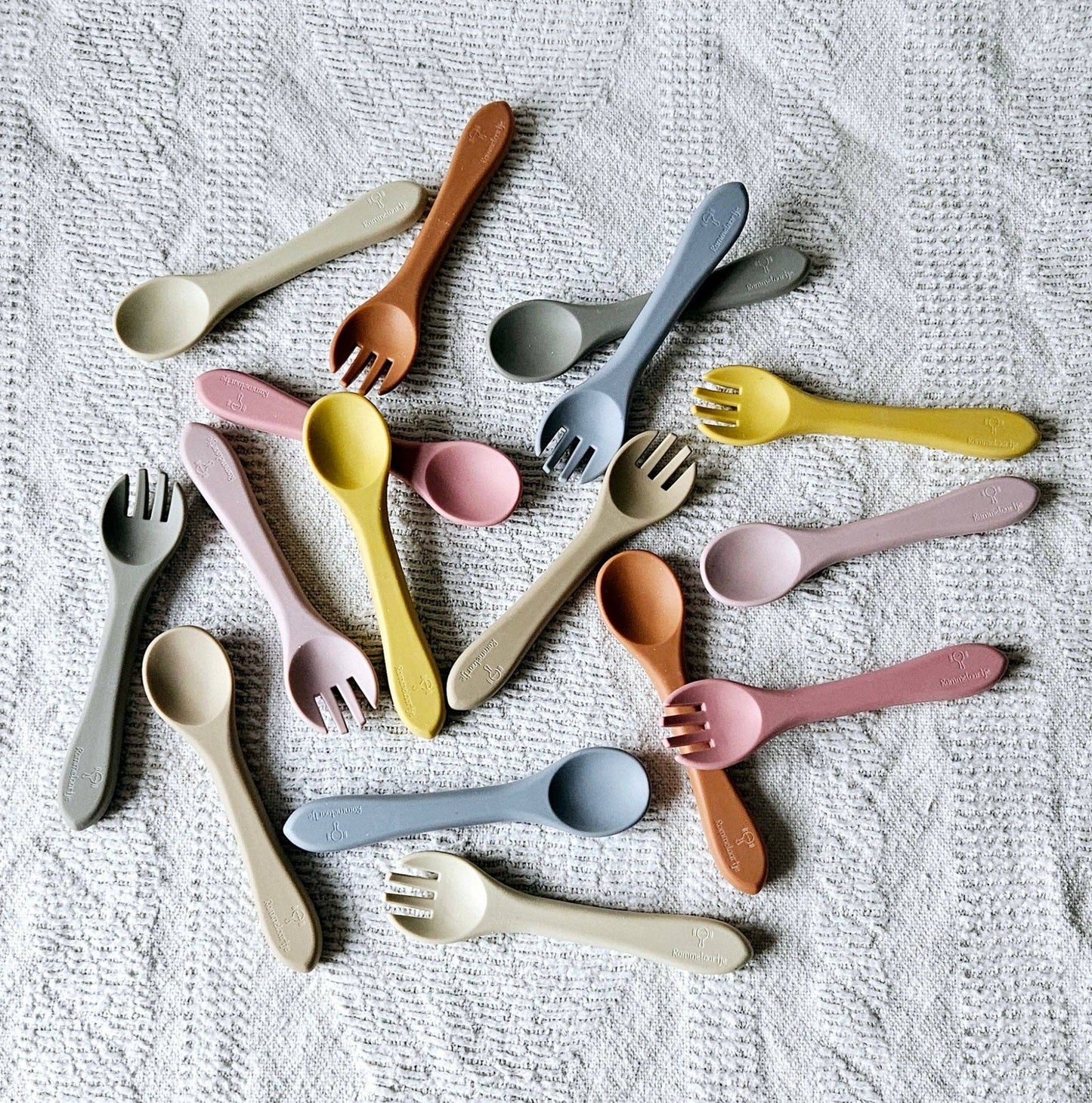 Set de cuillère et fourchette d’apprentissage en silicone sable - Rammelaartje