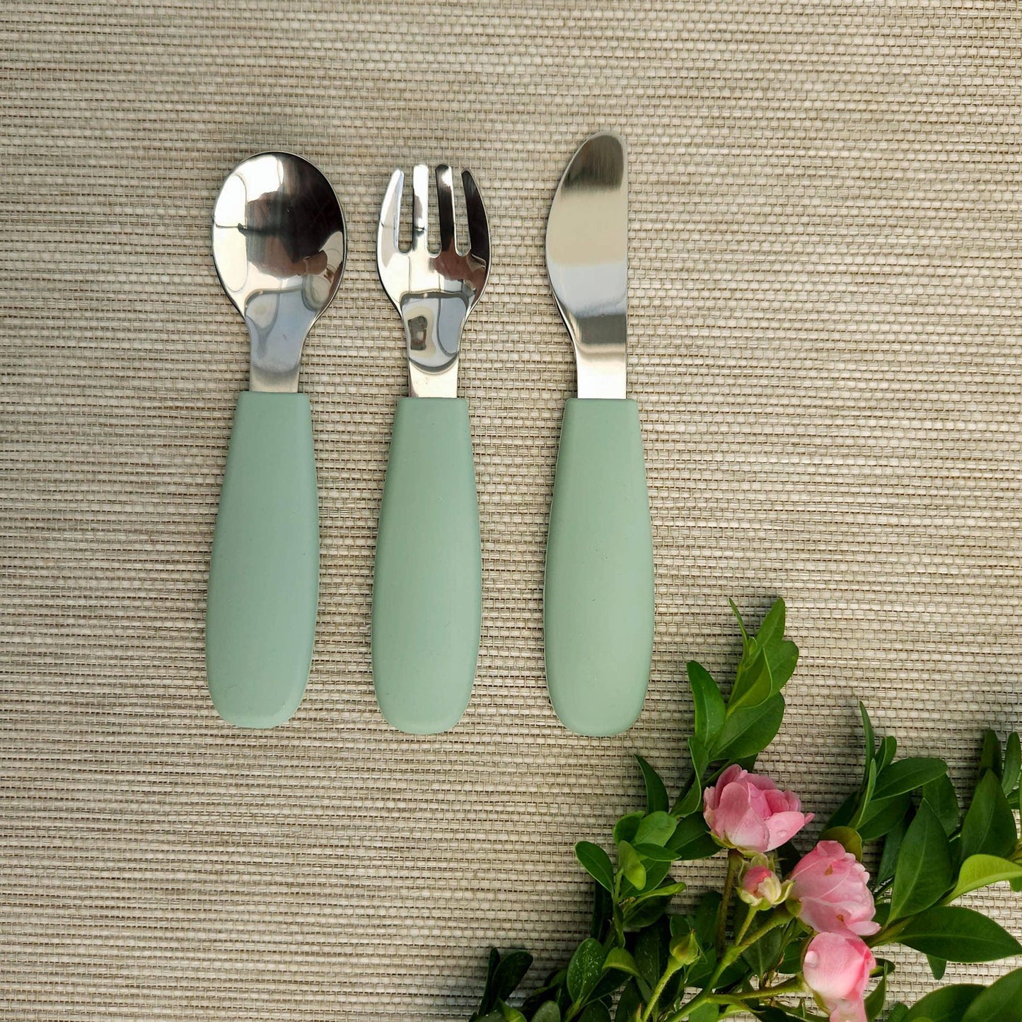 Set de couverts enfants en inox et silicone - couleur Vert Camée - dès 12 mois - Summerville Organic