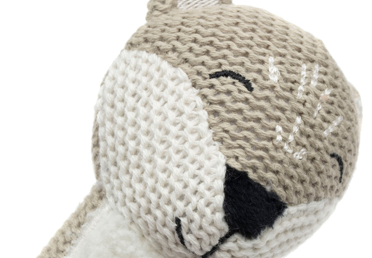 Gros plan tete de renard brodee en tricot de coton Jollein