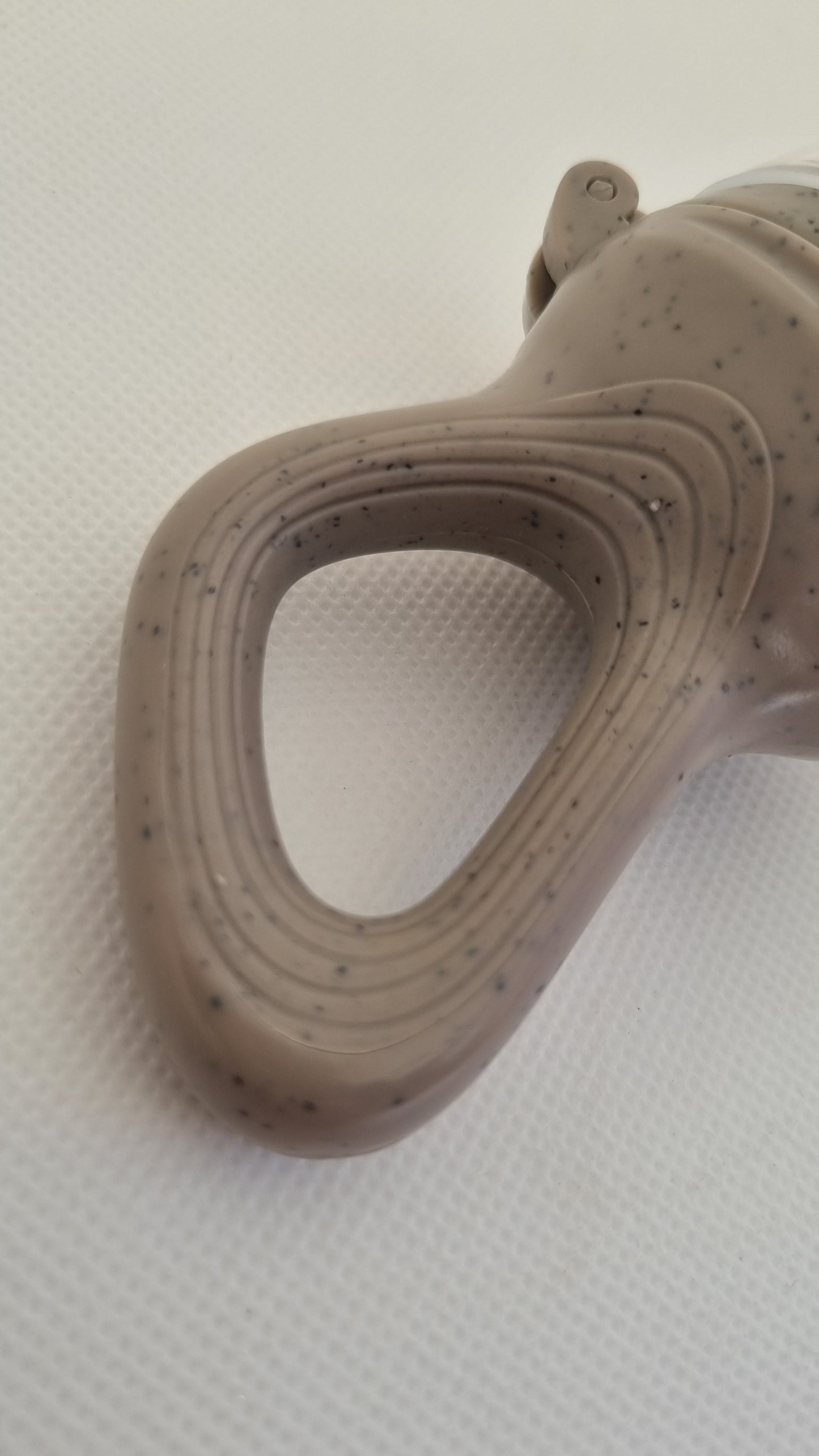 Grignoteuse à fruits sable à pois en silicone - Rammelaartje