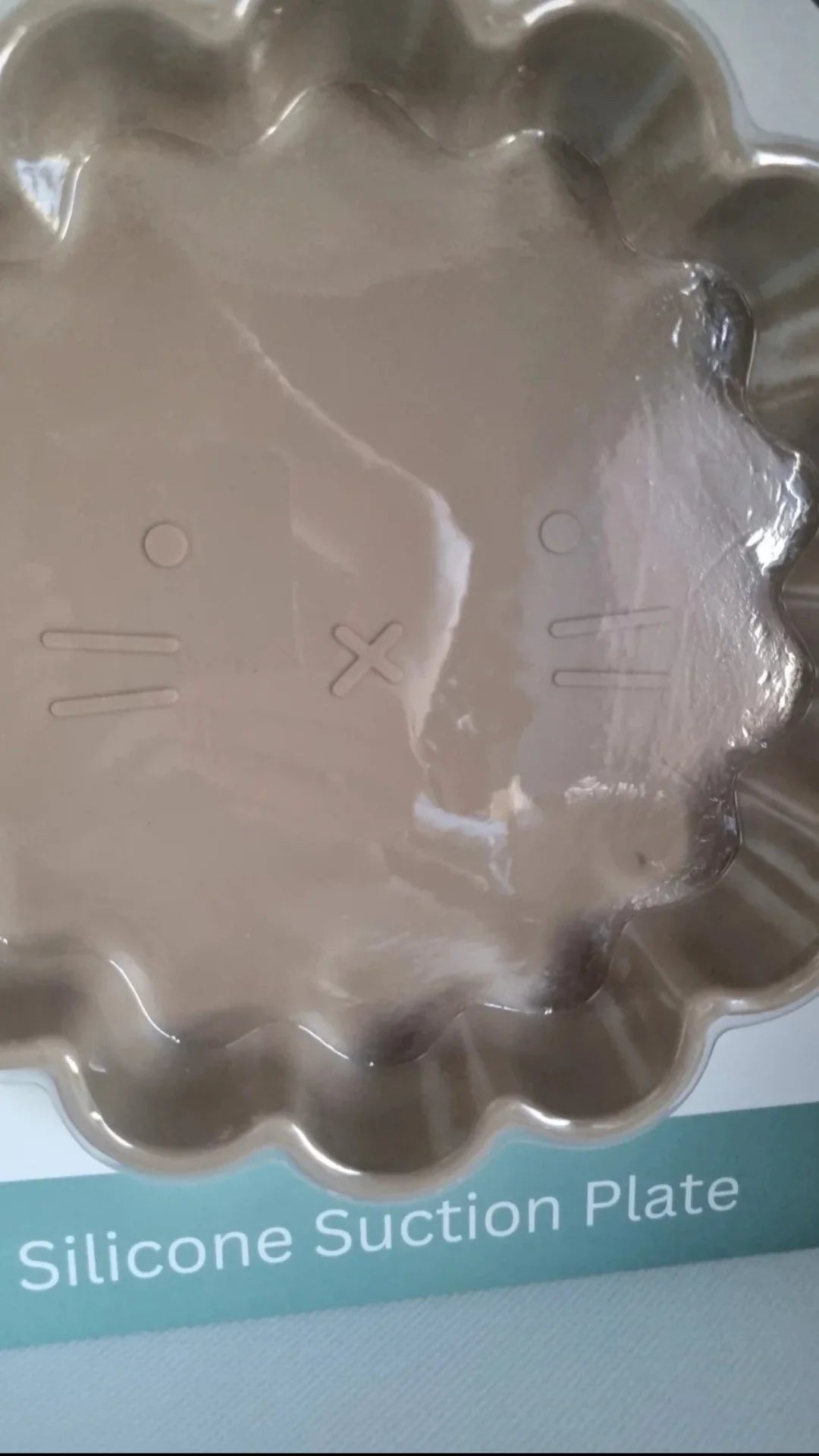 Assiette en silicone avec ventouse lion - (Ø 17 cm) - couleur sable - Rammelaartje