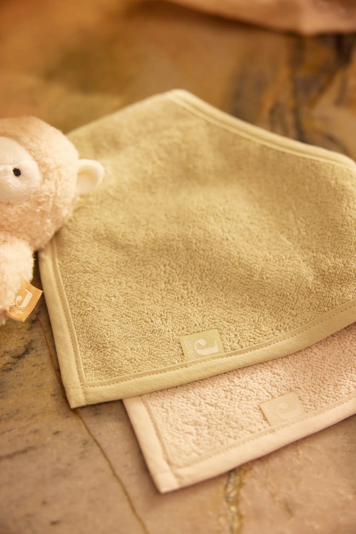 Lot de 2 bavoirs bandana Soft Matcha et Sand en coton Jollein
