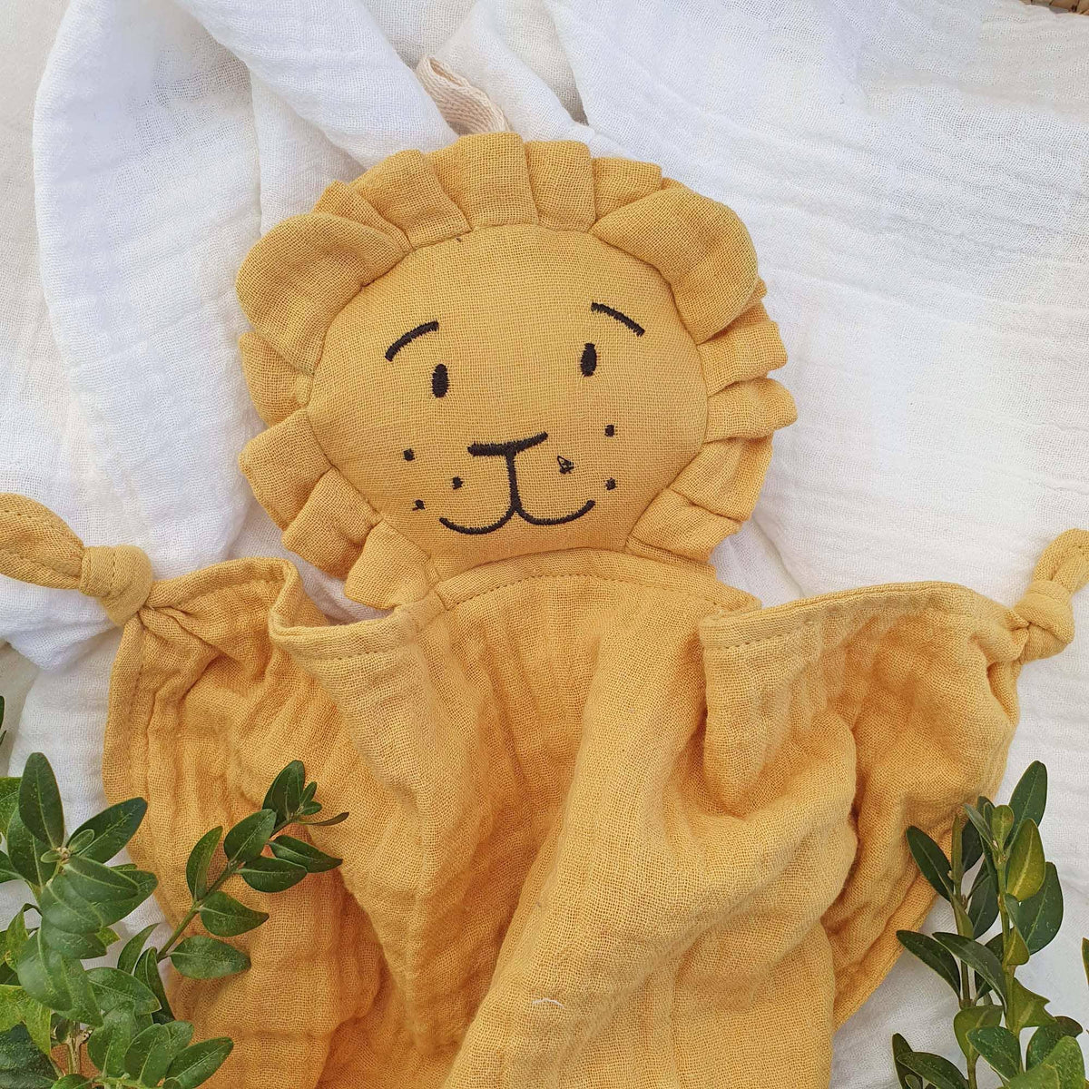 Doudou Plat en coton bio lion ocre - Summerville Organic
